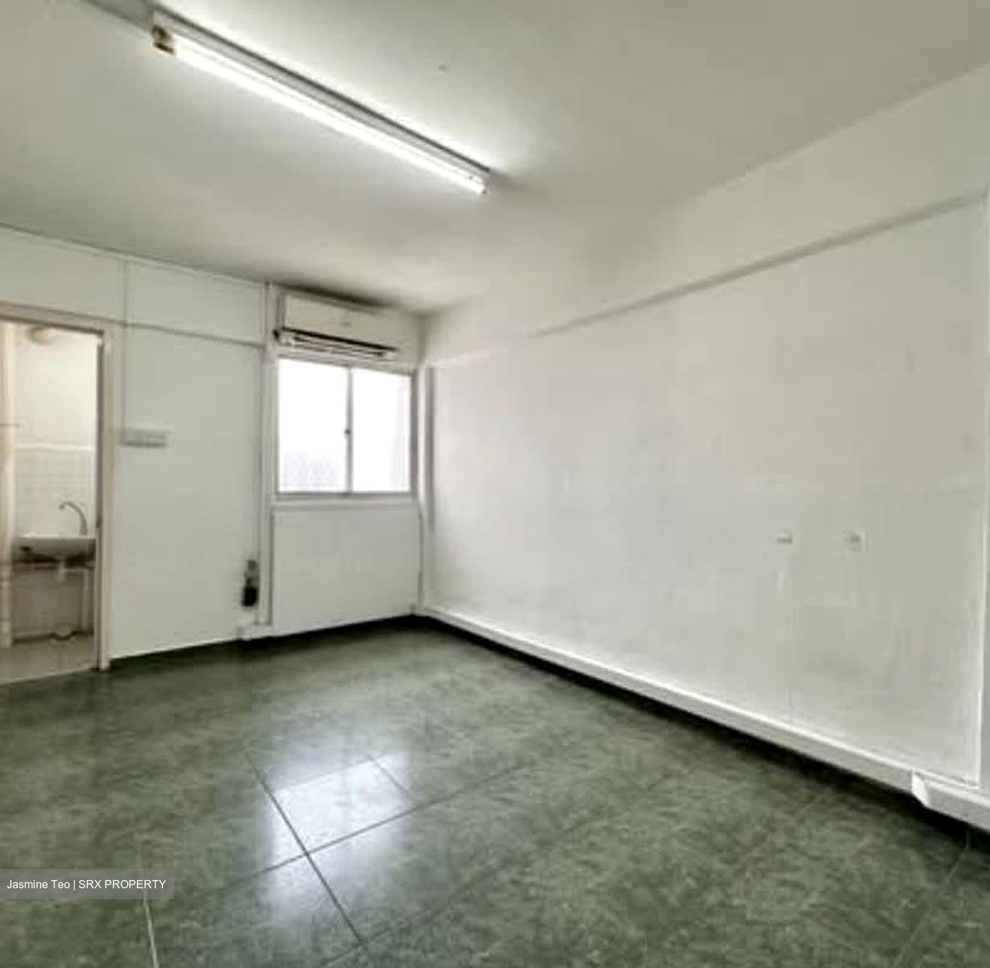 Hougang Avenue 1 (D19), Shop House #581727701